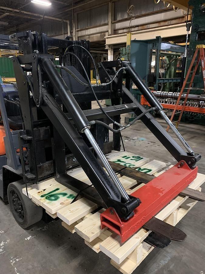 Used LONGREACH FORKLIFT ATTACHMENT CLASS II WITH HYDRAULIC CLAMPING 0CNC040W36001