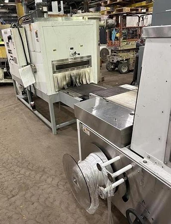 Used TEXWRAP T822-2 HEAT SHRINK TUNNEL OPENING IS 22"W X 8.5"HIGH