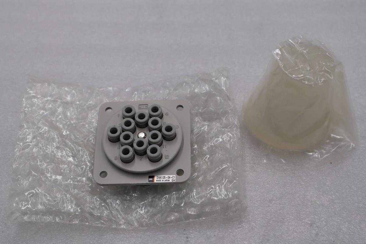 Used NEW OPEN BOX SMC DMK12S-04-C1 Multi-Connector STOCK B-1598