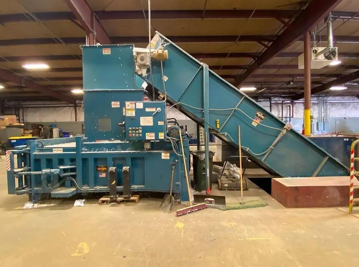 Used NEXGEN GEMINI-XTREME CLOSED DOOR HORIZONTAL BALER W/ CONVEYOR MANUFACTURED 2012