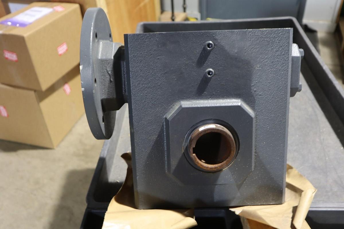 Used NEW FALK 1425WBQM1B-15AC219 CAST IRON WORM STOCK S-290