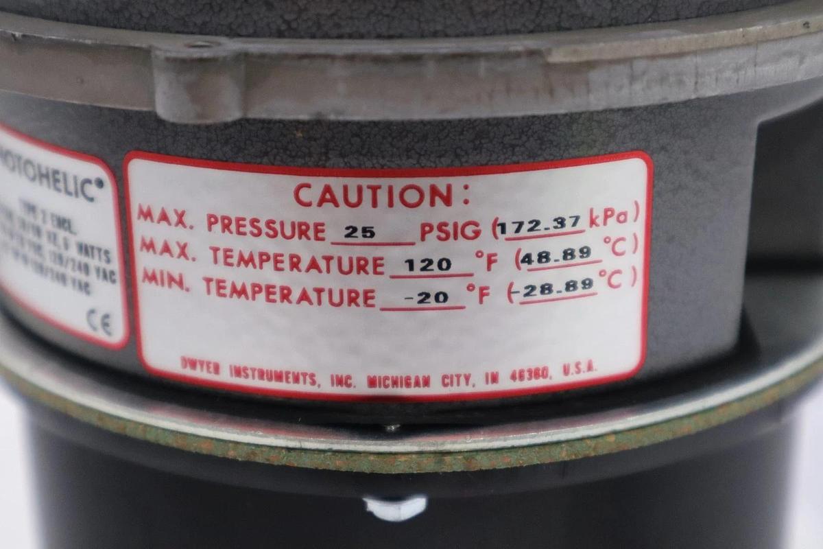 Used DWYER A3015-LT / A3015LT (NEW IN BOX) STOCK H1223