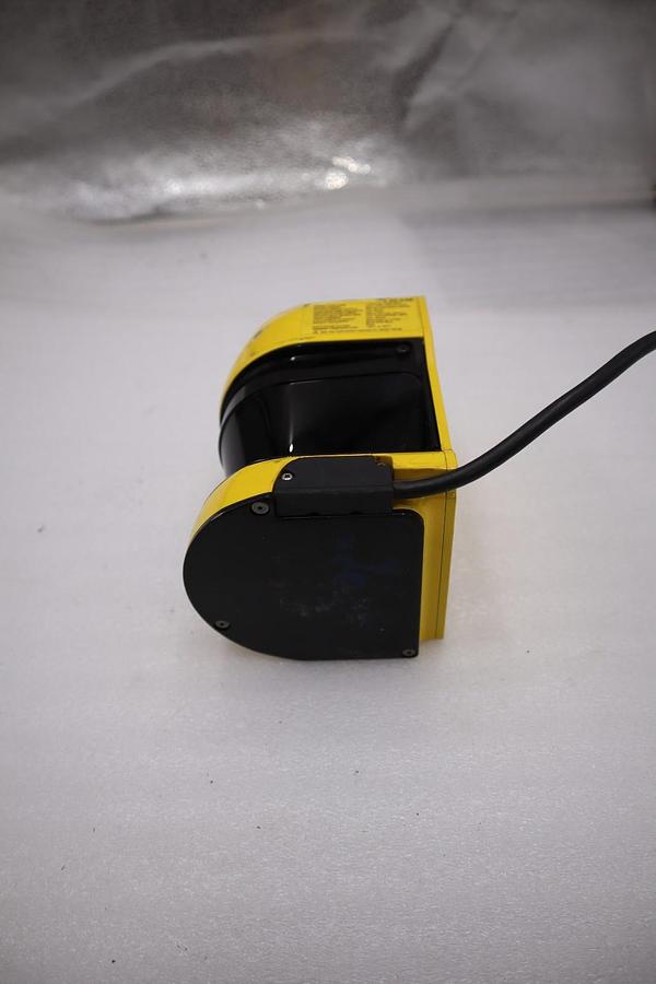Used Surplus Keyence SZ-04M Multi-Function Safety Laser Scanner STOCK 1667CC
