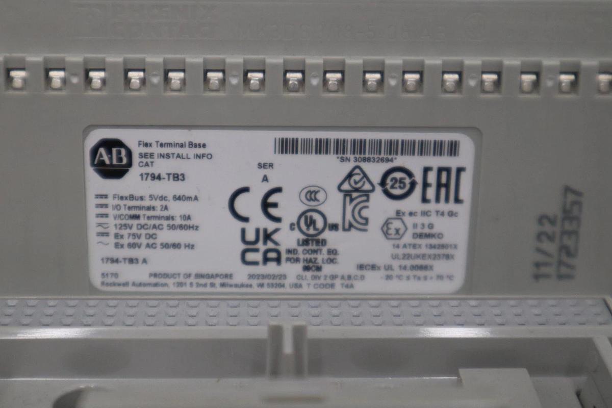 NEW OPEN BOX AB  1794-TB3 Allen Bradley Flex I/O base 1794TB3 STK L208CC