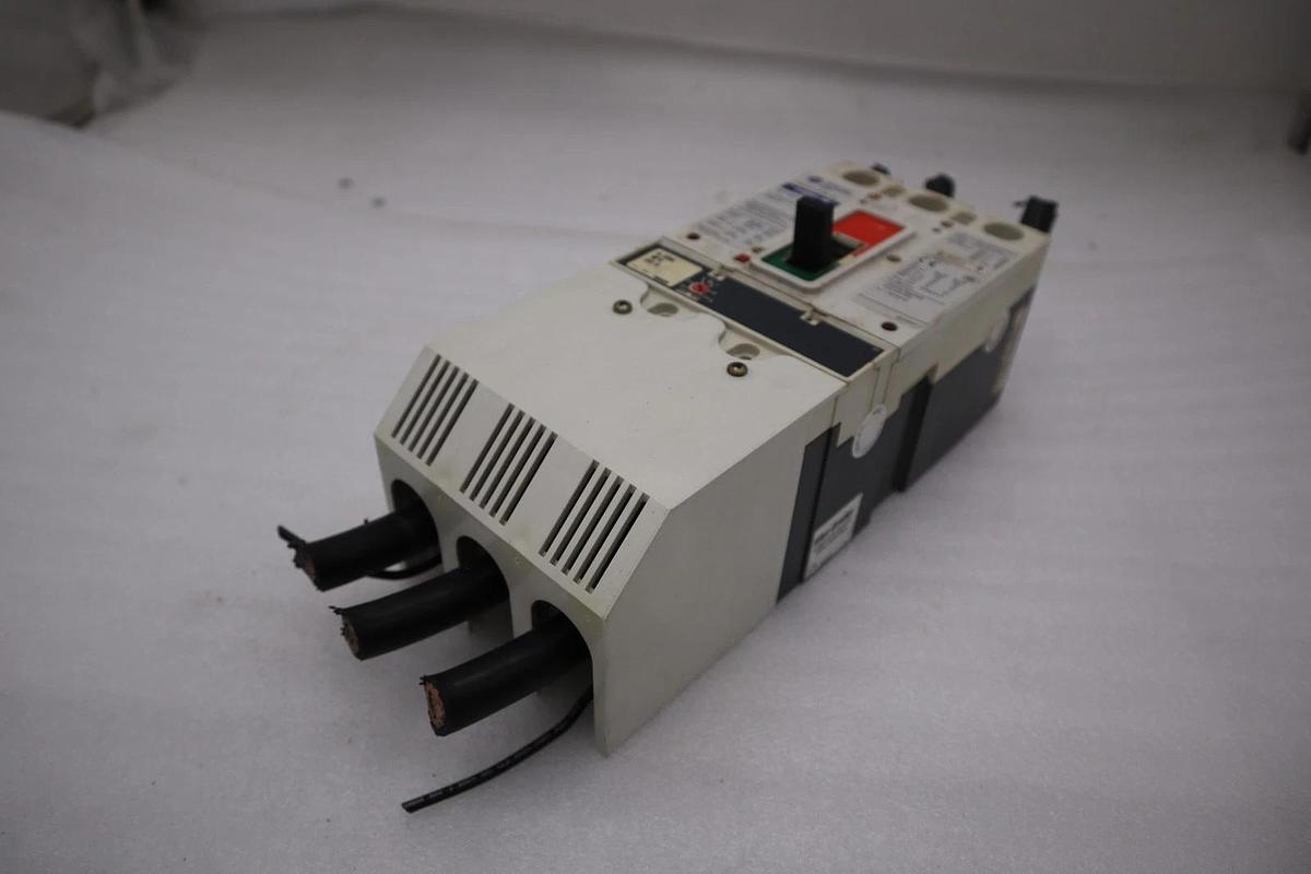 Used Allen Bradley 140U-J6X3 100A 3P 600V AC 250V DC Circuit Breaker STOCK H1871
