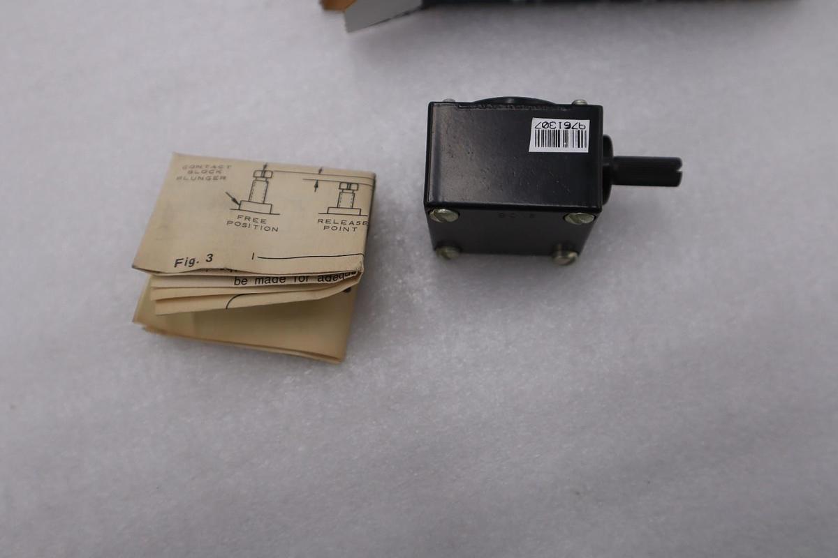 Used NEW OPEN BOX MICRO SWITCH LSZ1A STOCK GF266A