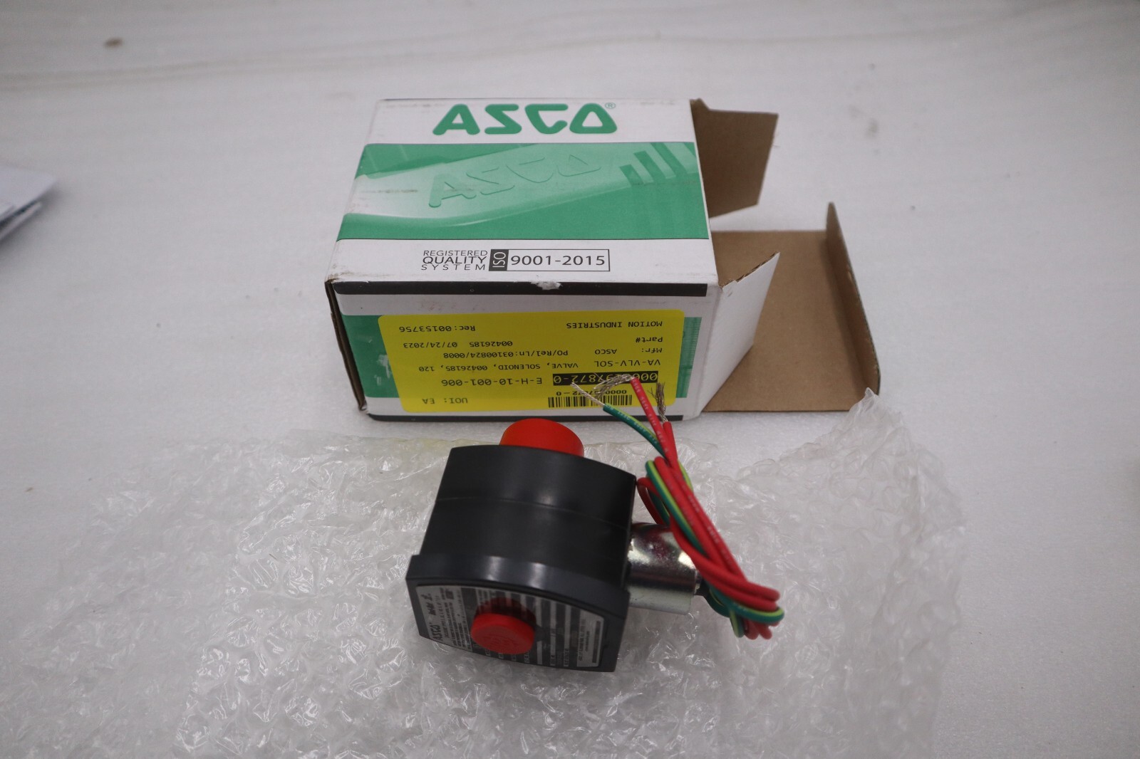 NEW IN BOX  ASCO EF8017G002 SOLENOID VALVE 120VAC 60HZ STOCK G557