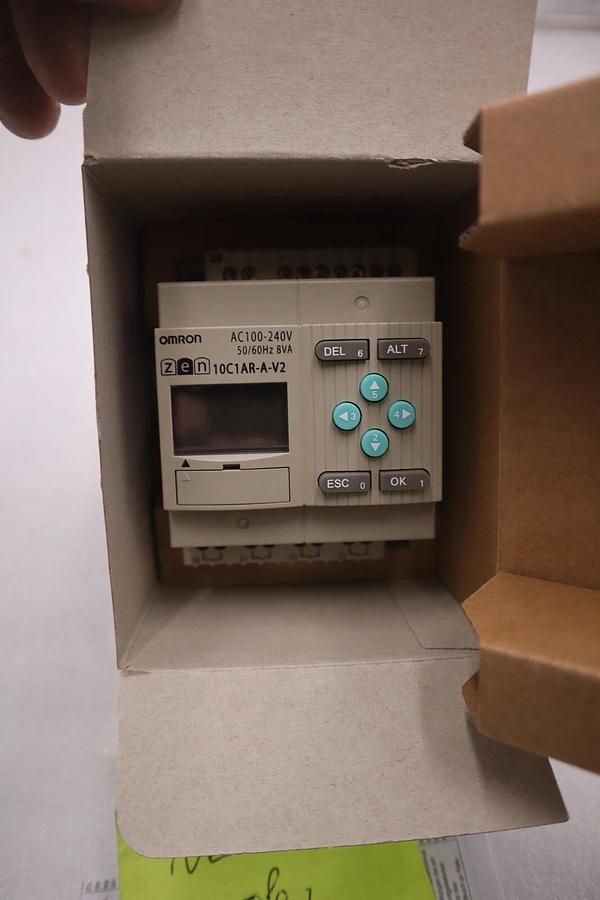 Used NEW OPEN BOX Omron ZEN-10C1AR-A-V2 ZEN10C1ARAV2 Relay STOCK G424A