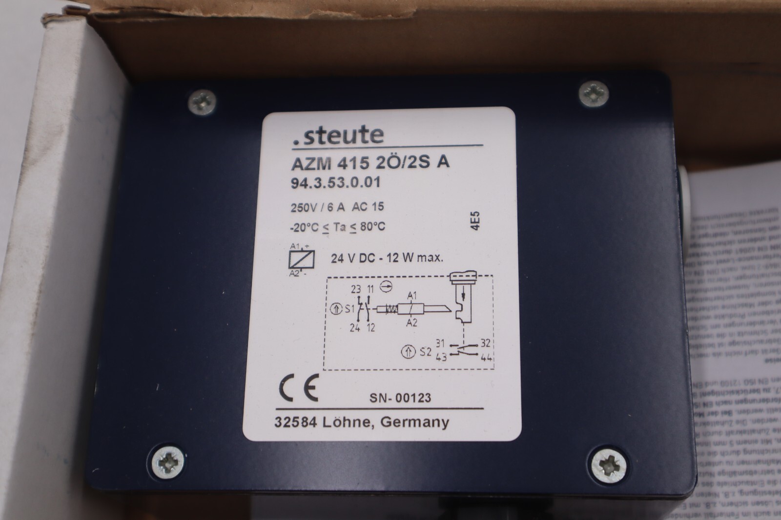 NEW AZM 415 415 2Ö/2S A Steute Sicherheitsschalter STOCK 2311-C