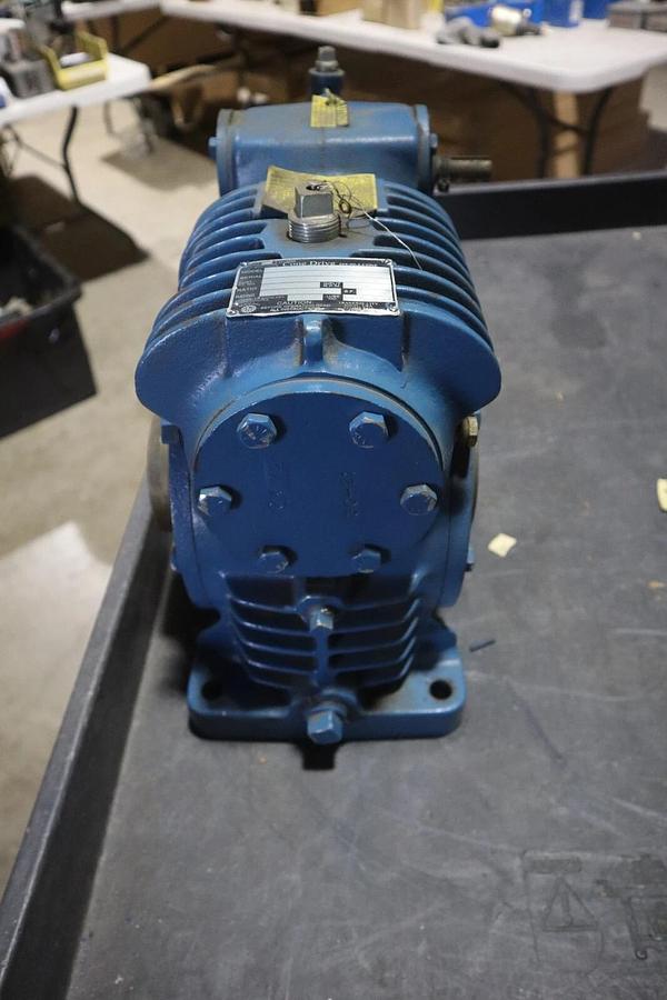 Used CONE DRIVE 01359235-100-1 GEAR BOX MODEL 00530A062-A5 STOCK #M-2
