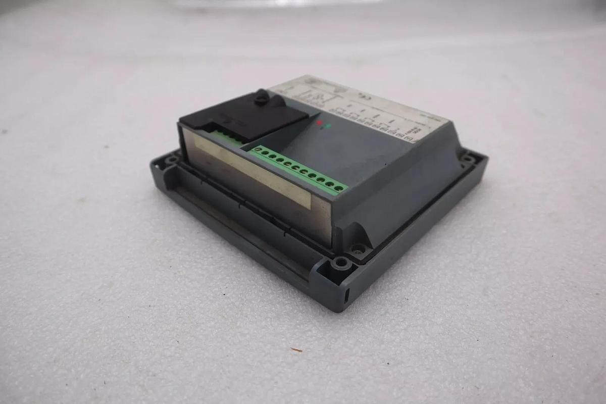 Used METTLER TOLEDO TEMPERATURE TRANSMITTER PH 2100 STOCK K-3070