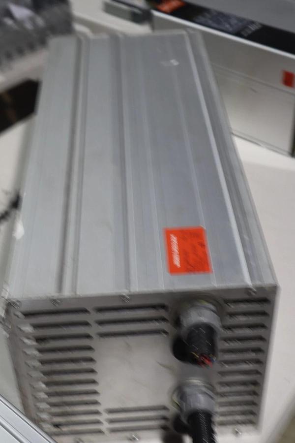 Used Danfoss VLT 3500 Type 3516 Adjustable Frequency Drive 175H7351 15HP STK 800A