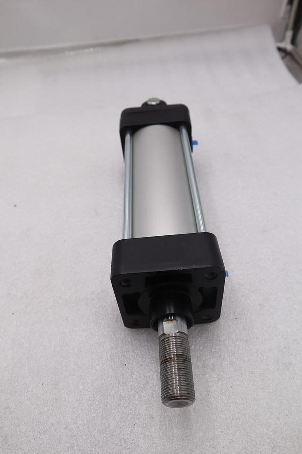Used SMC CYLINDER NCA10325-0600-XA39MT16 #1722-A