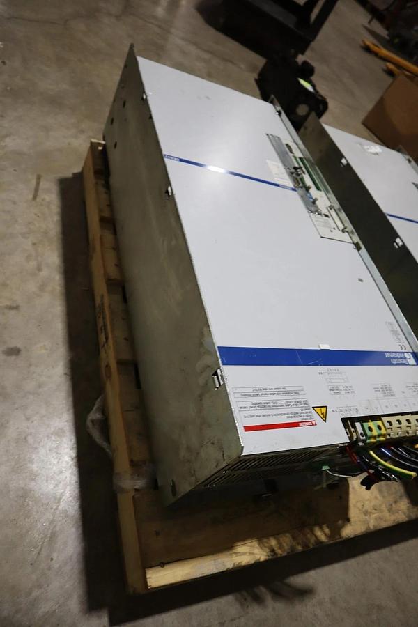 Used REXROTH INDRAMAT DRIVE DKR02.1-W300B-BE79-01-FW STOCK S698