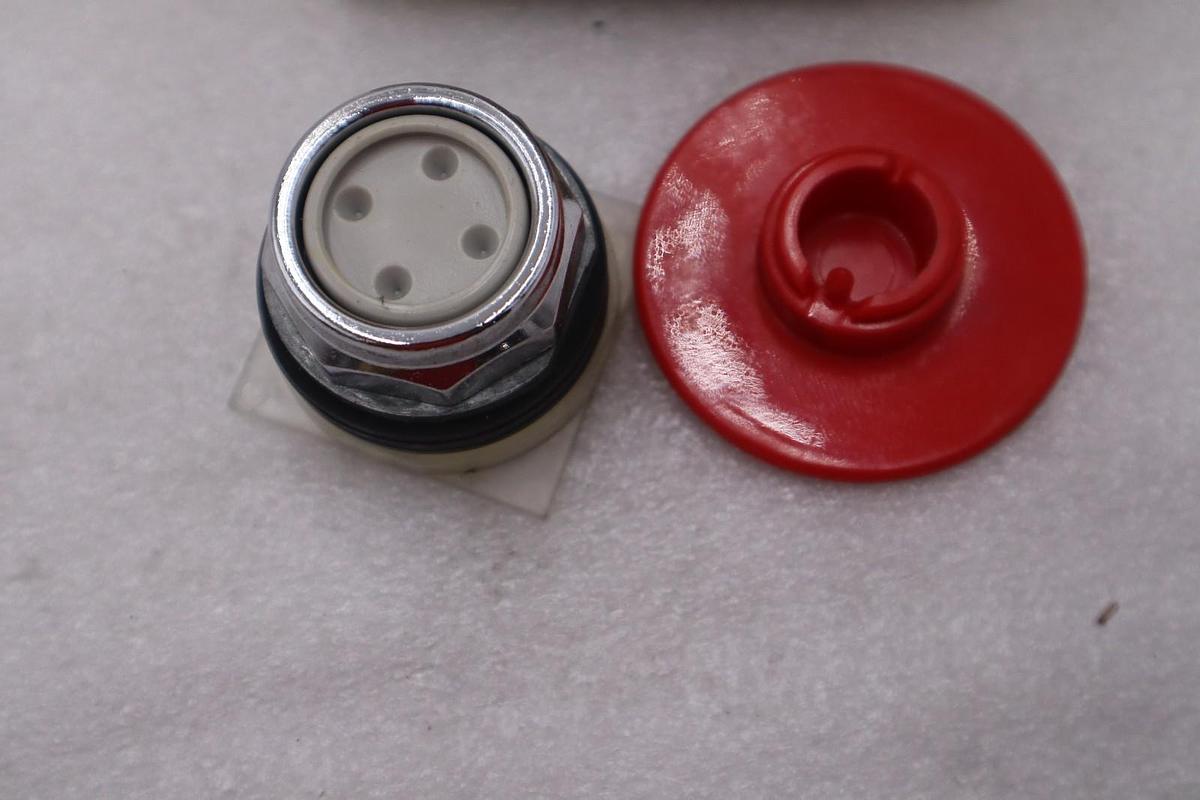 LOT OF 2 - SQUARE D 9001 KR-5R/ 9001KR5R Pushbutton Red 2 1/4" Dia - STK GF737A