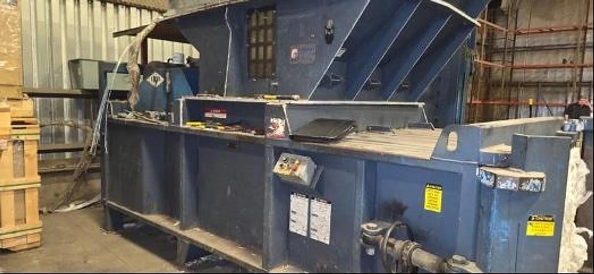 Used EXCEL EX-60 CLOSED DOOR BALER 20HP DUAL 6" CYLINDER WITH VIDEO