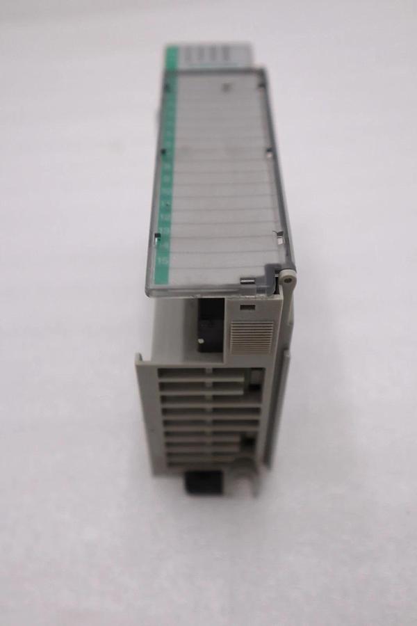 Used ALLEN BRADLEY 1769-OB16 SERIES B OUTPUT MODULE H1386A