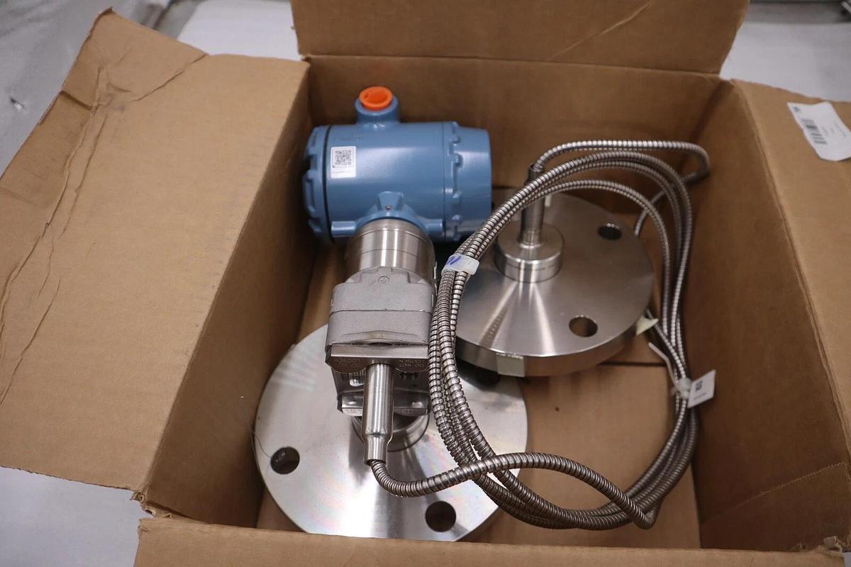 Rosemount 3051S / 3051S2CD2A2B12A1M501 W/ DP0001-3015-56 Transmitter NEW #G262A