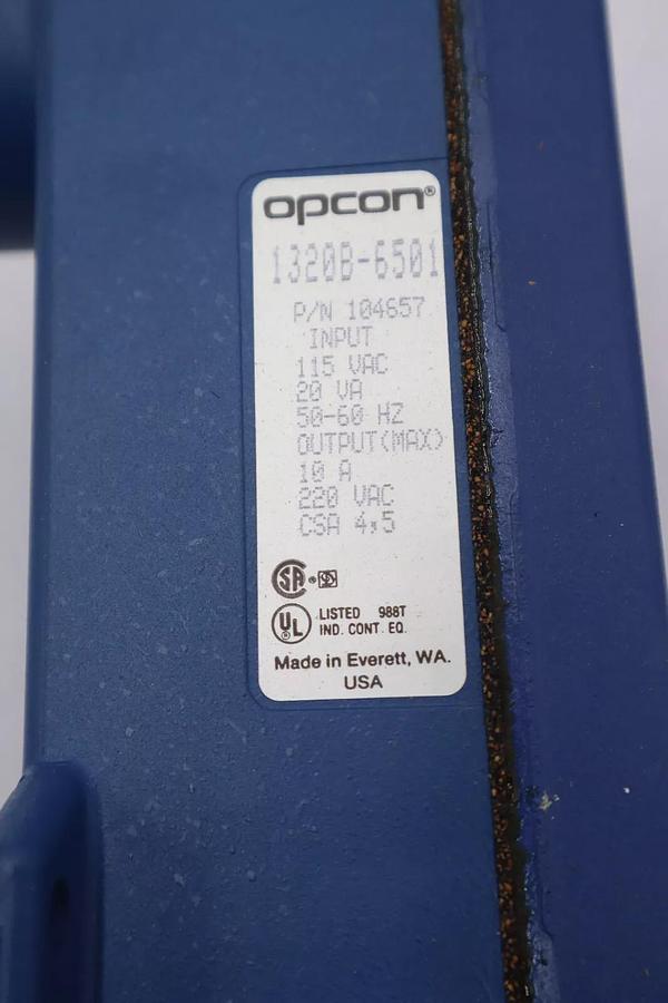 Cutler-Hammer 1320B-6501 104657 Photoelectric Sensor 102-132VAC #K-573A