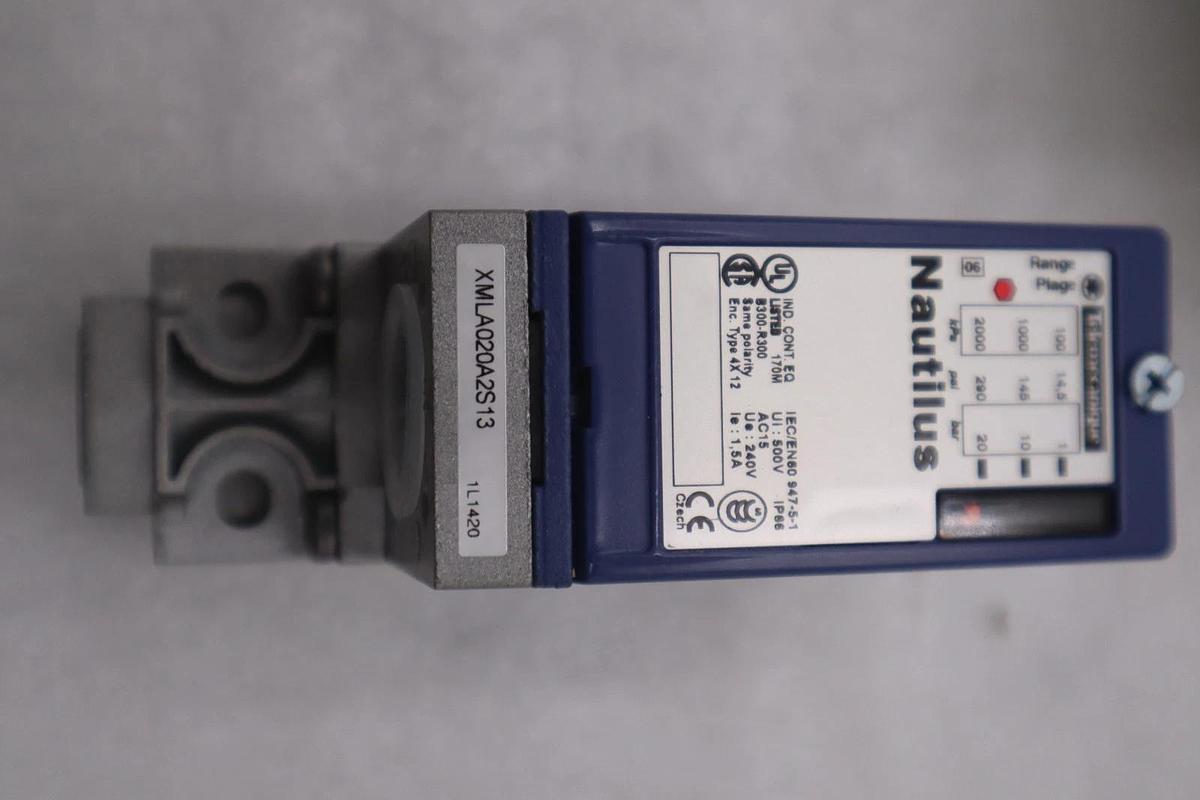 Used NEW TELEMECANIQUE Pressure Sensors XMLA020A2S13 STOCK K1670A
