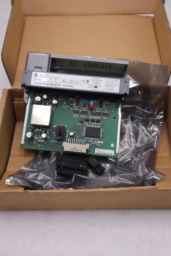 Used Allen Bradley 1746-NO4I /A SLC-500 ANALOG OUTPUT MODULE - NEW - STOCK 5188CC