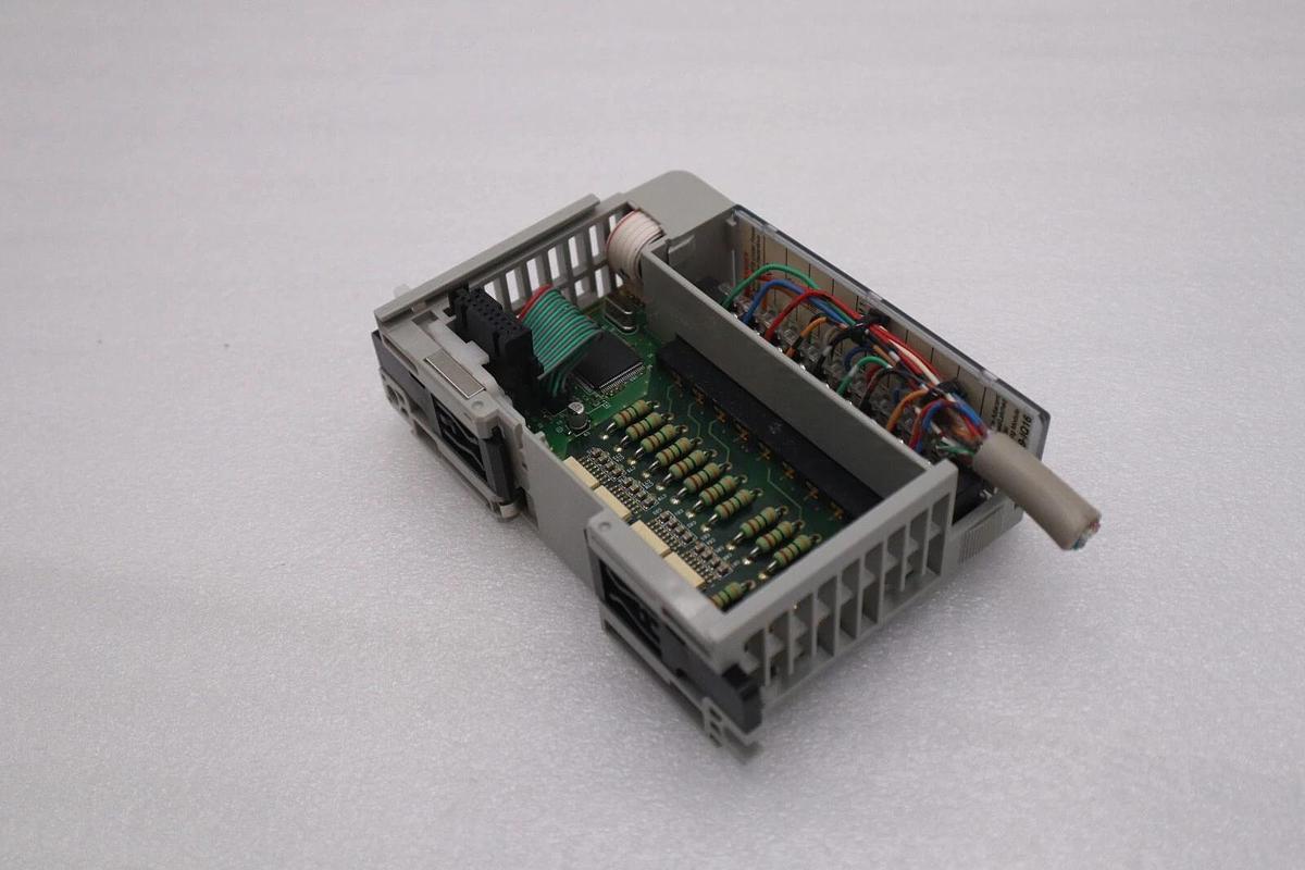 Used ALLEN-BRADLEY 1769-IQ16 SERIES A 16 PT. INPUT MODULE STOCK #K-1562C
