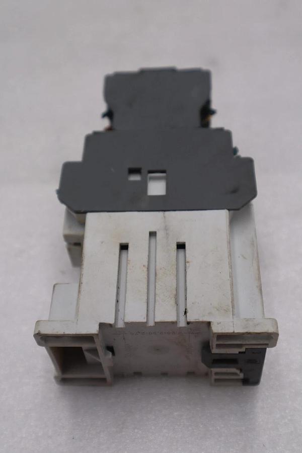 Used ABB CA5 Auxiliary Contact Block A600-Q300 AWG 12-16 CU Used #3592