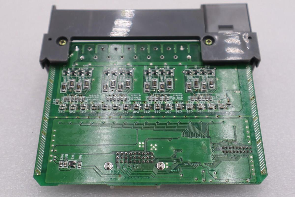 Used Allen-Bradley SLC500 1746-0B16E Output Module SER B Output Voltage 10-30 #K-984A
