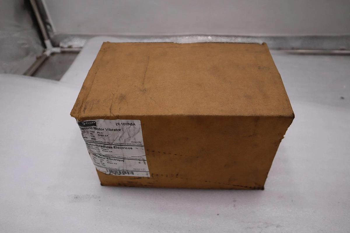 Used NEW DAYTON 1DYN5A Electric Motor Vibrator 115 VAC 3600 RPM Single Phase #3840CC