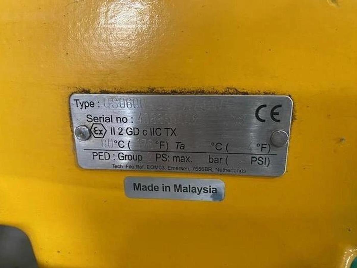 Used EMERSON FIELDQ TYPE OSO6OO-004STACW ACTUATOR WITH 4" BALL VALVE