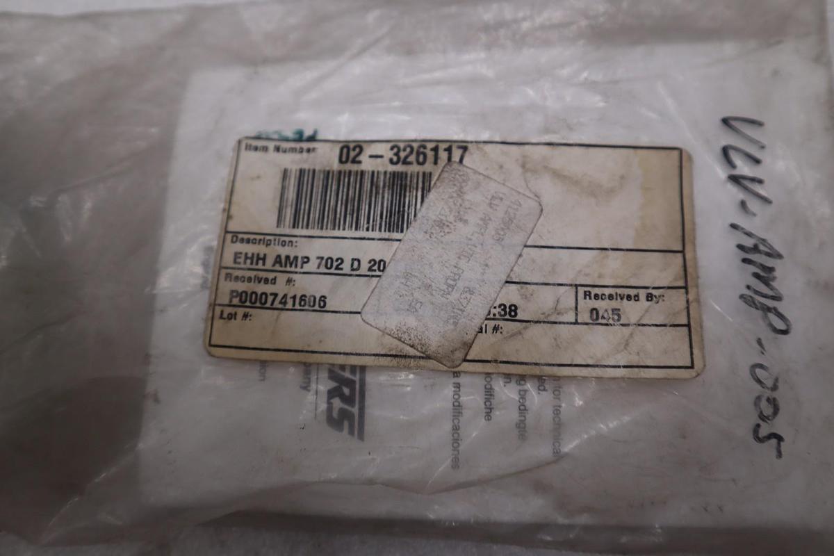 VICKERS EHH AMP 702 D 20 PLUG STOCK #B-3066