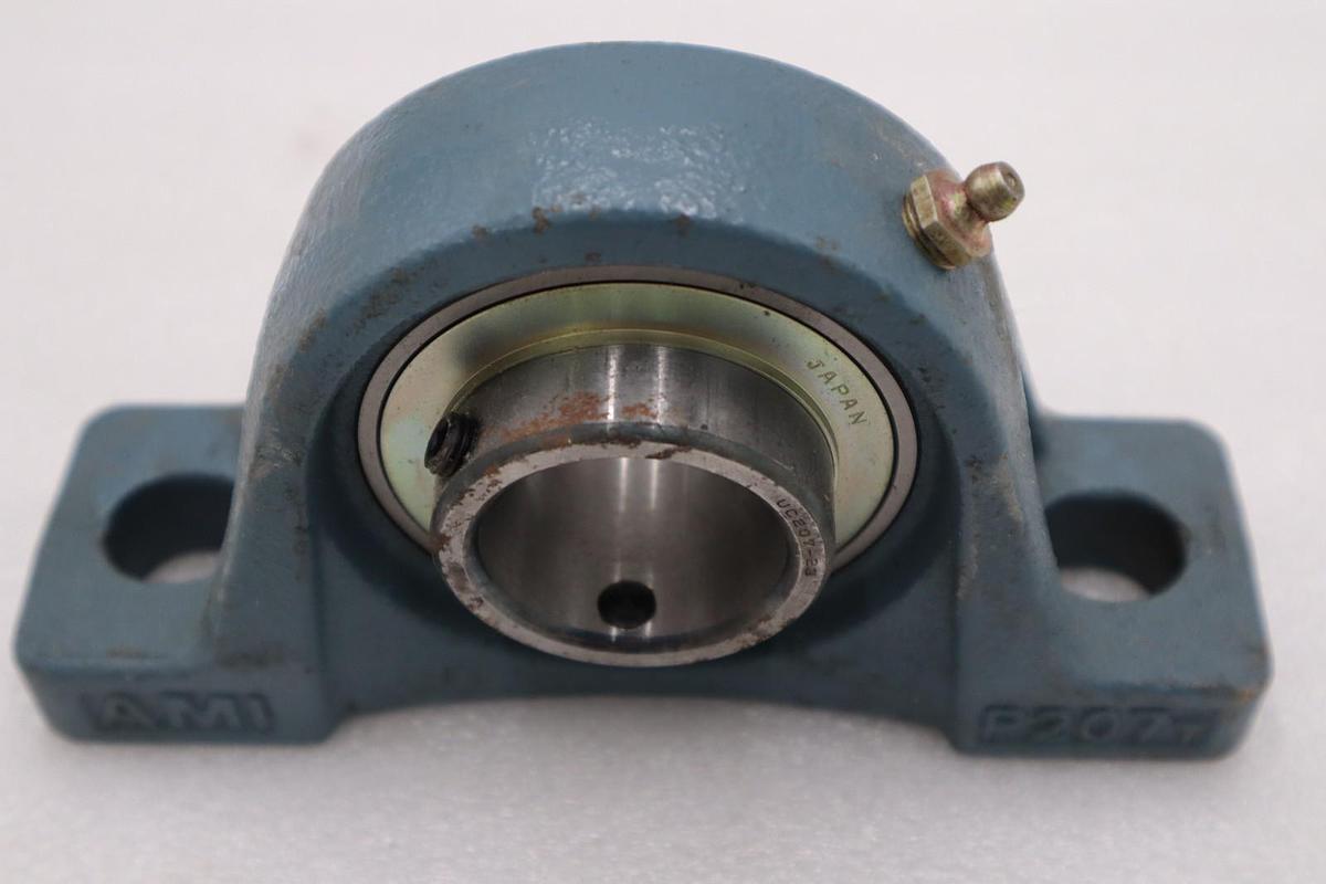 Used NEW OPEN BOX AMI PILLOW BLOCK BEARING P207T STOCK H937A