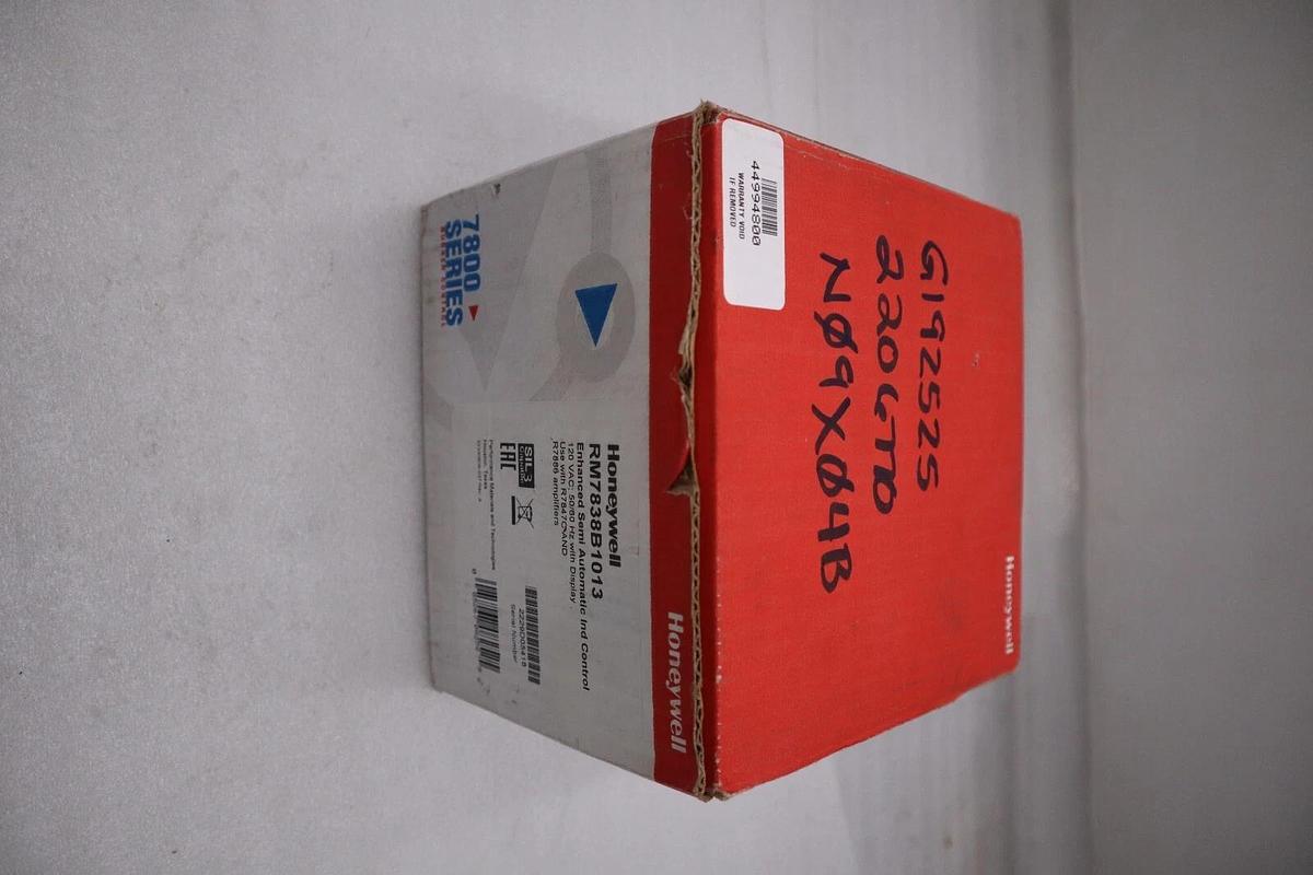 Used HONEYWELL RM7838B1013 ENHANCED SEMI AUTOMATIC IND CONTROL NEW WITH BOX #H268