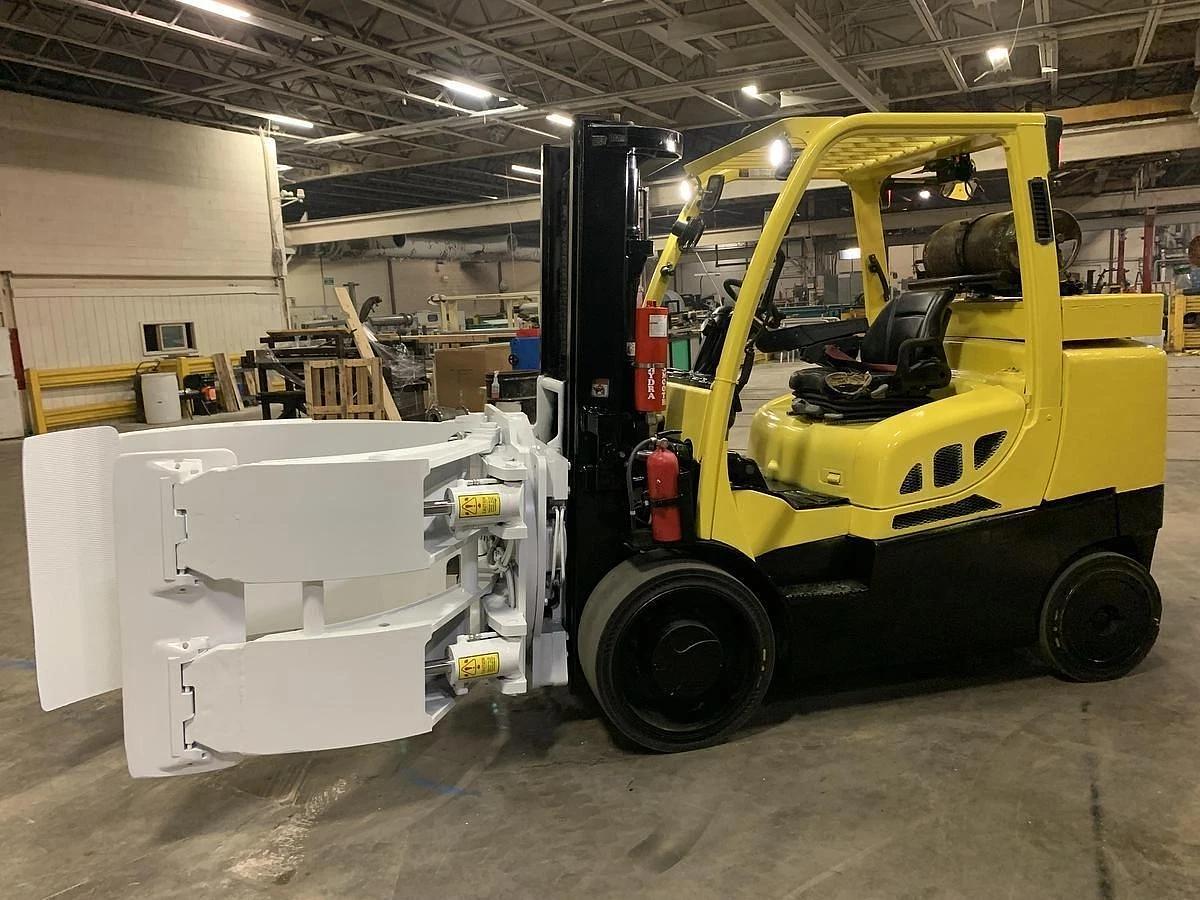 Used 15,500 POUND HYSTER MODEL S155FT FORKLIFT WITH 84" CASCADE PAPER ROLL CLAMP