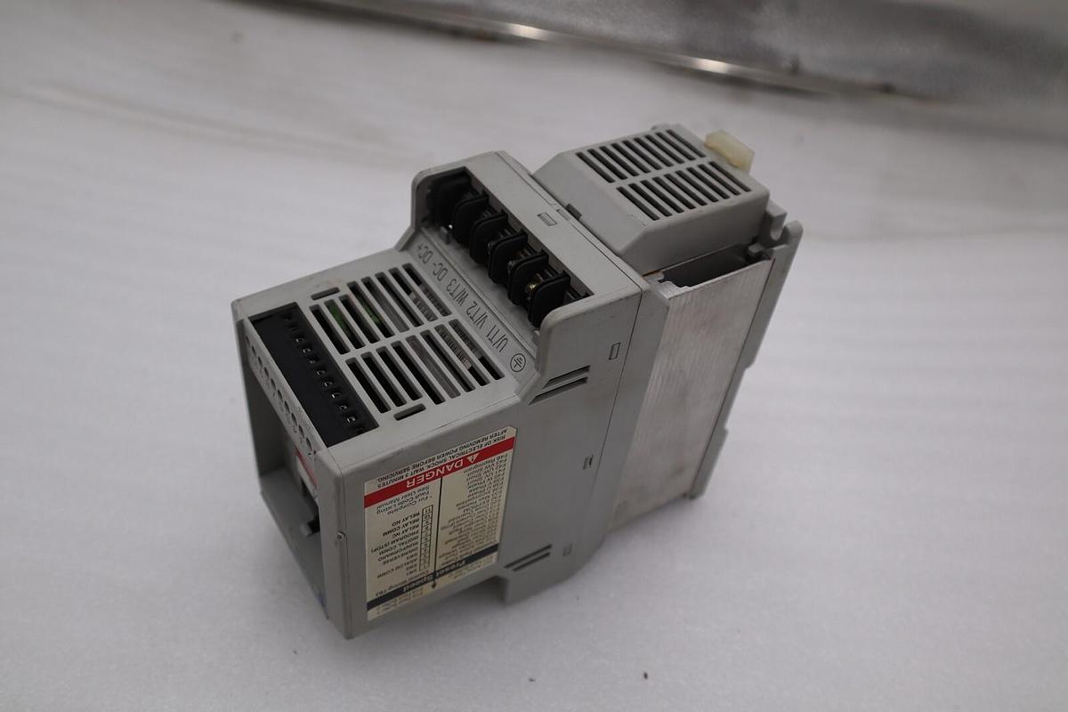 Used ALLEN BRADLEY 160-BA03NPS1 AC 1HP 380-460V-AC 0-240HZ DRIVE NEVER USED #H383A