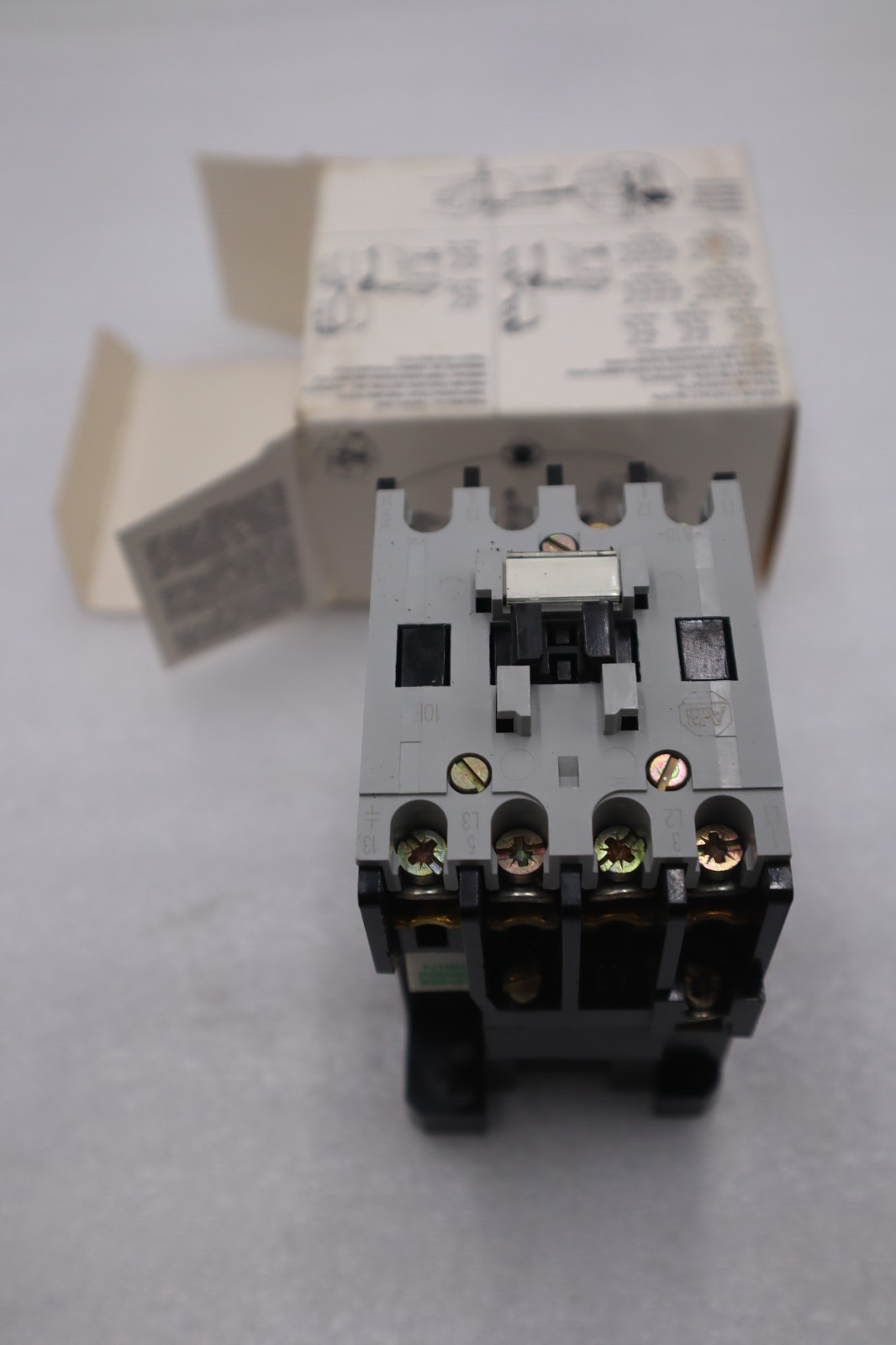 Used NEW ALLEN BRADLEY 100-A18NA3 SERIES C CONTACTOR STOCK G736A