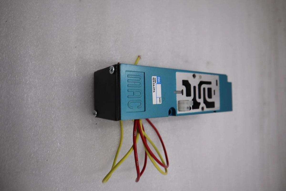 Used NEW MAC 82A-0A-CPA-00-0006 Solenoid Valve Base STOCK H1463