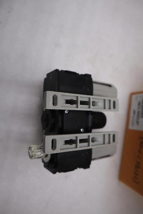 Ingersoll-Rand  ARO C38121-800  Combination Filter/Lubricator STK GF169A