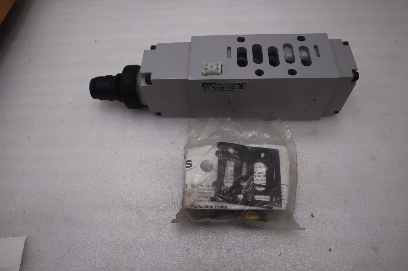 Used PARKERPS 4238250CP H3 IND REGULATOR GAGE/LINE NEW STOCK GF-718A
