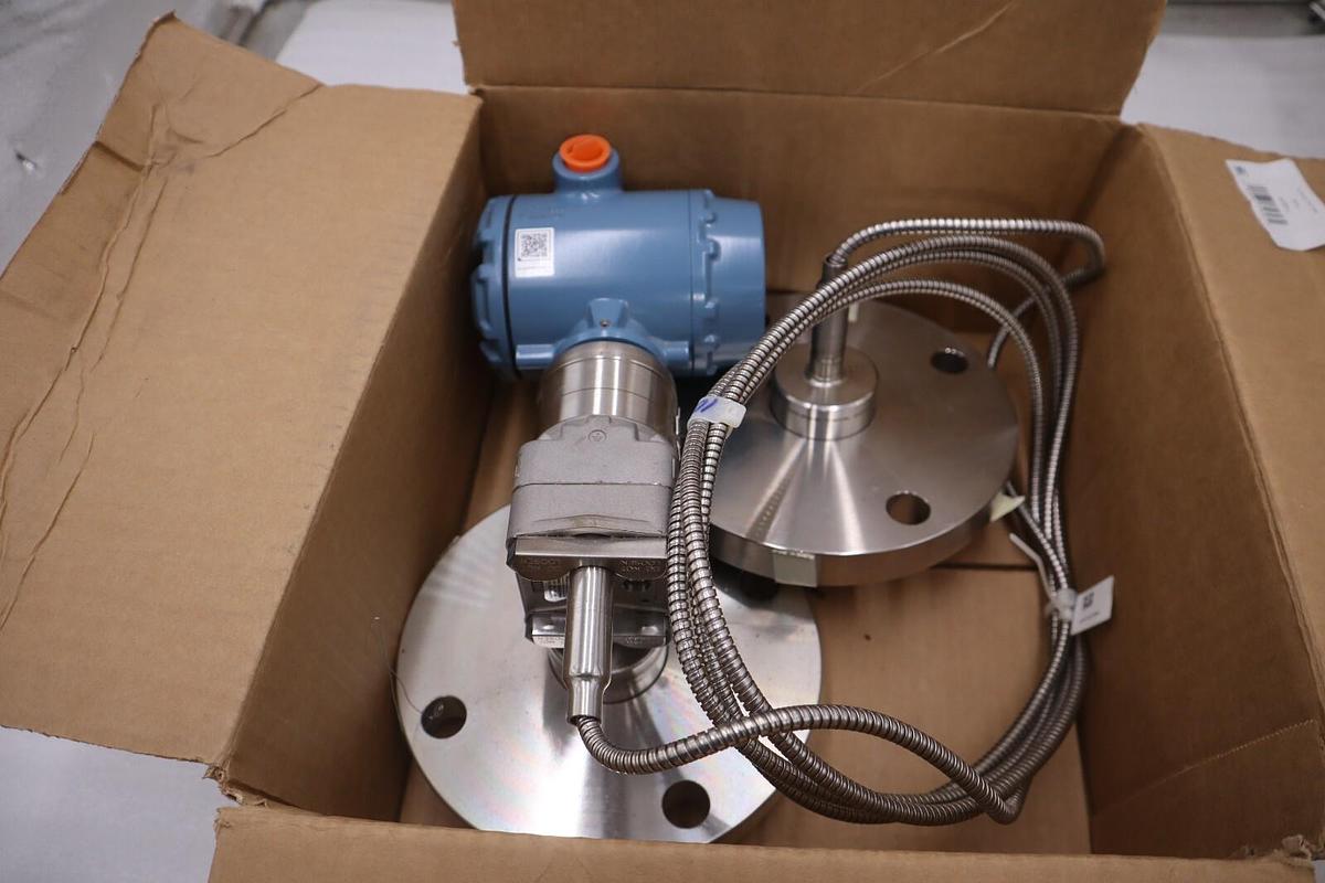 Used Rosemount 3051S / 3051S2CD2A2B12A1M501 W/ DP0001-3015-56 Transmitter NEW #G262A