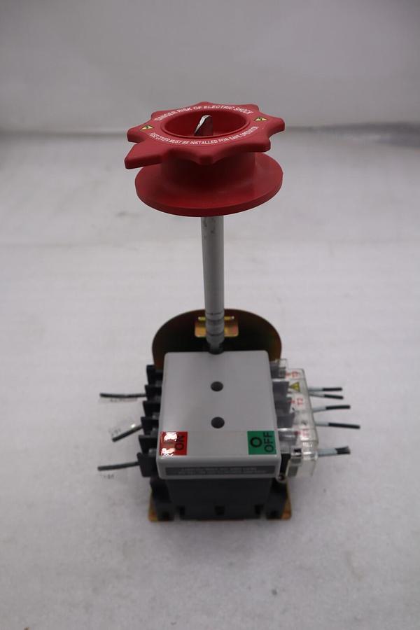 Used Allen-Bradley 194RF-NC030* Ser A Fused Disconnect Switch Mounted STOCK L-743-A