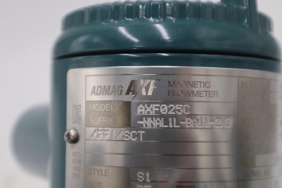 Used NEW YOKOGAWA AXF025C-NNAL1L-BA11-2NB/FF1/SCT MAGNETIC FLOWMETER STOCK G539A