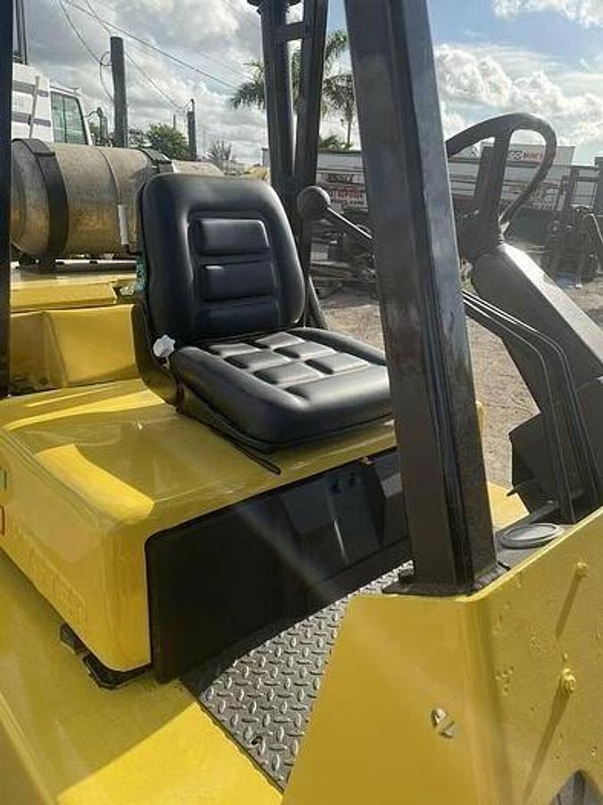 Used 8,000 POUND HYSTER MODEL H80XL PNEUMATIC TIRE TRIPLE STAGE FORKLIFT W/ SIDESHIFT