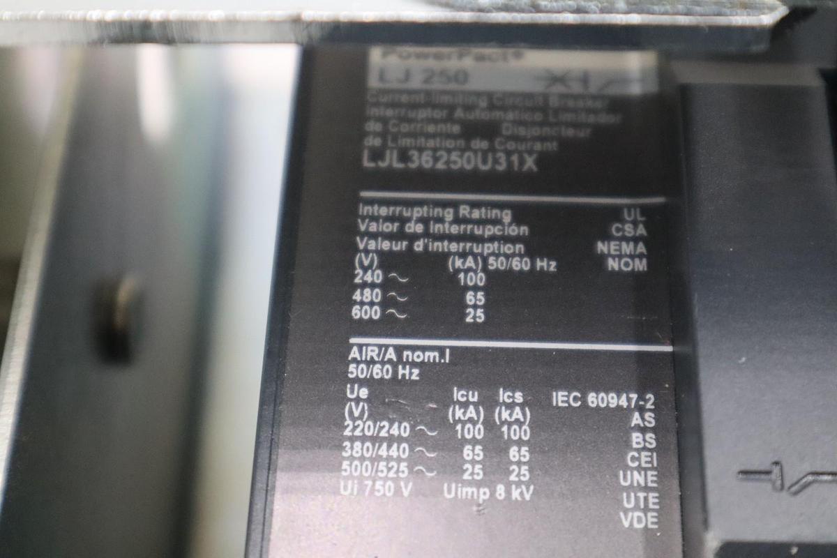 Used SQUARE D LJL36250U31X 600V 250A CIRCUIT BREAKER STK H1709