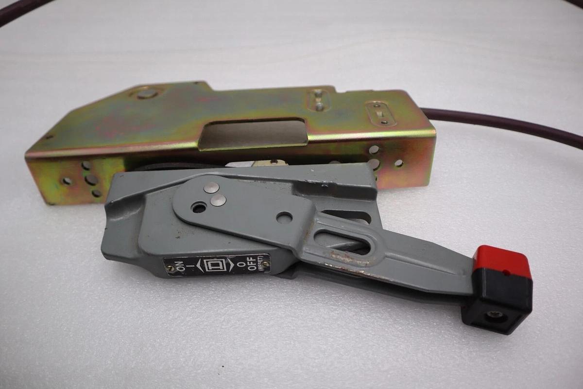Used SCHNEIDER ELECTRIC 9422CFA10 SQUARE D FAL34040 STOCK 2401A