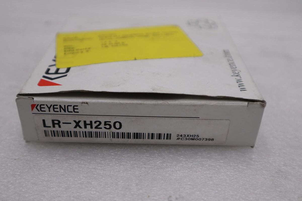 Used NEW OPEN BOX Keyence LR-XH250 Laser Sensor LRXH250 STK K2098CC