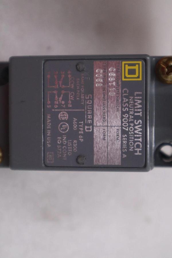 NEW OPEN BOX Square D 9007C68T10 Limit Switch STOCK GF738A