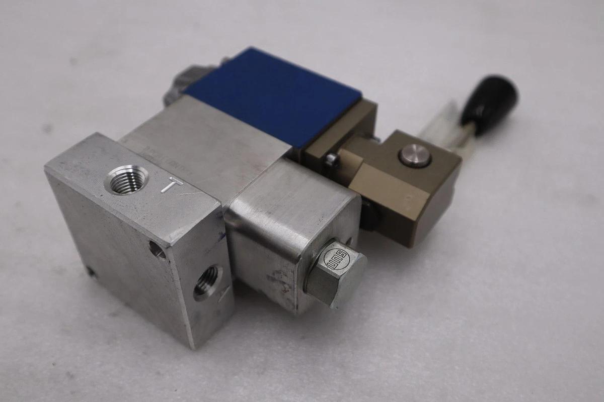 NEW OPEN BOX  REXROTH R900467936  DIRECTIONAL VALVE 4WMM6E53 STK CC185