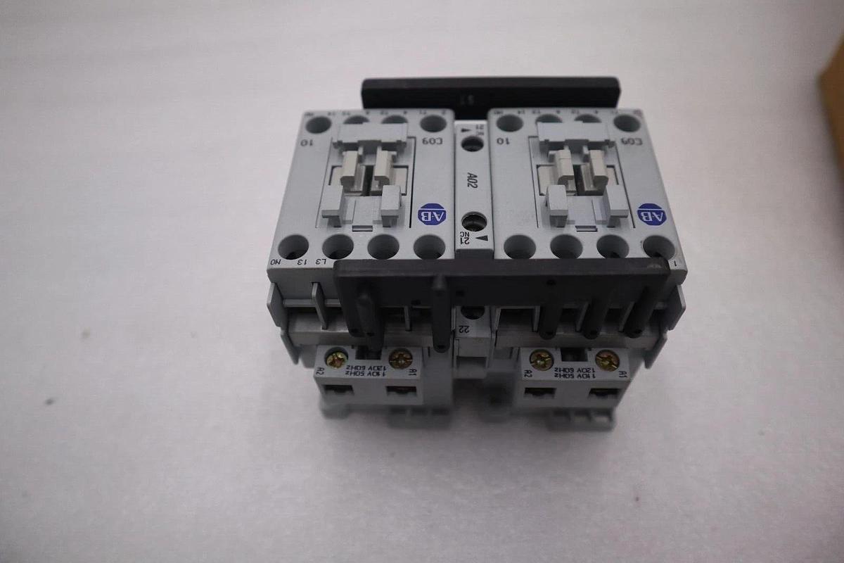 ALLEN-BRADLEY 104-C09D22 SER A REVERSING CONTACTOR 32A 120VAC COILS STOCK 2076A