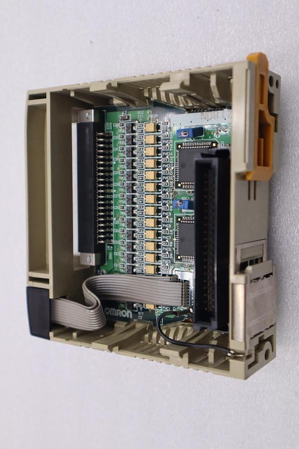 Used OMRON OUTPUT UNIT 5-24VDC CQM1-0D213 STOCK L-507-C